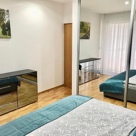 Apartment Korunni Dvur, 2 Free Parkings Praga Exterior foto