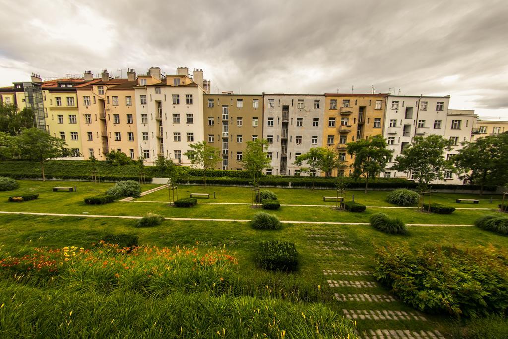 Apartment Korunni Dvur, 2 Free Parkings Praga Exterior foto